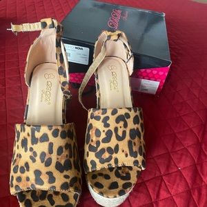 New Leopard wedges size 10 in box